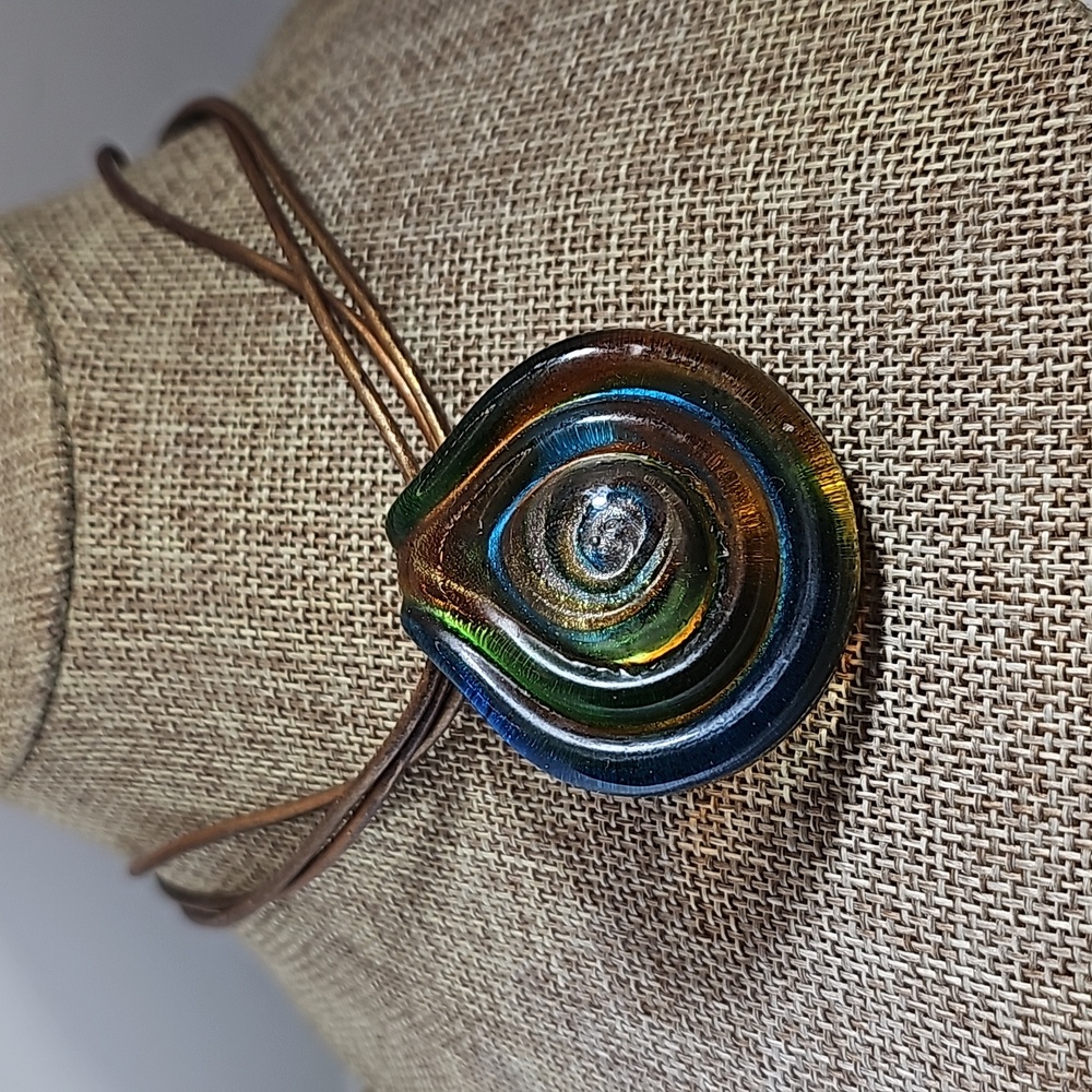 Glass pendant necklace